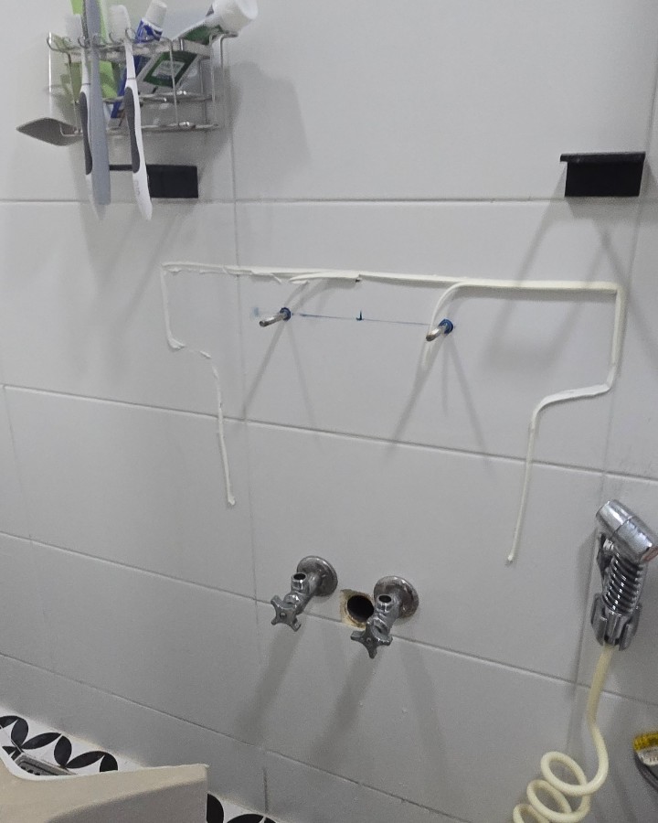 대전 반석동 세면대 철거 후 벽